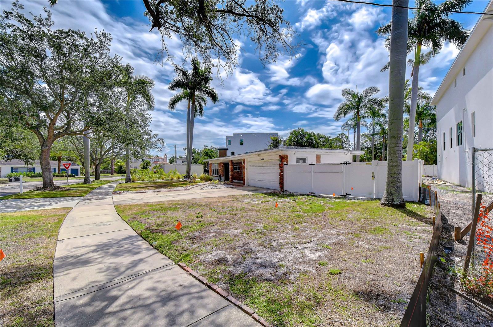 5006 W DICKENS AVENUE