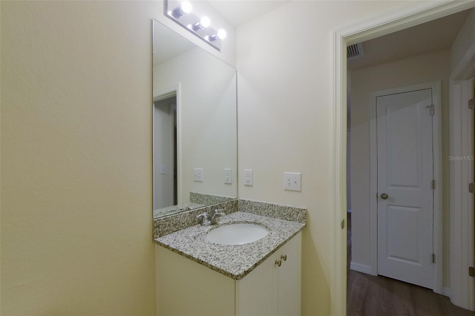 VISTANNA VILLAS - Residential Lease