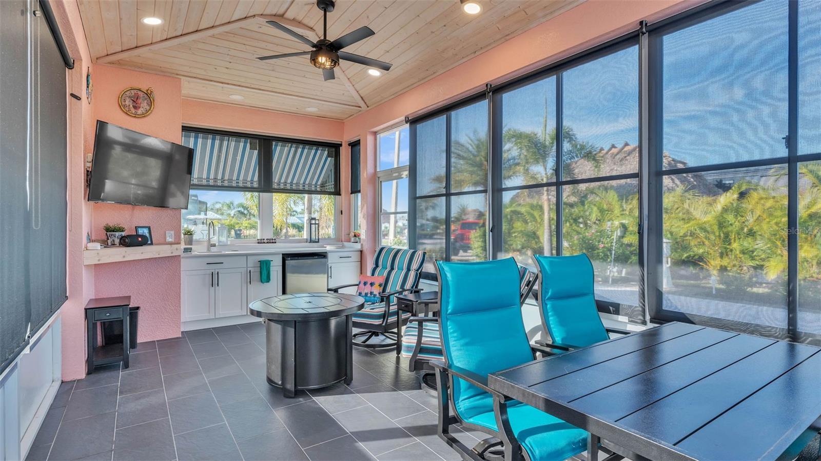 BAY LAKE RESIDENCE - Land