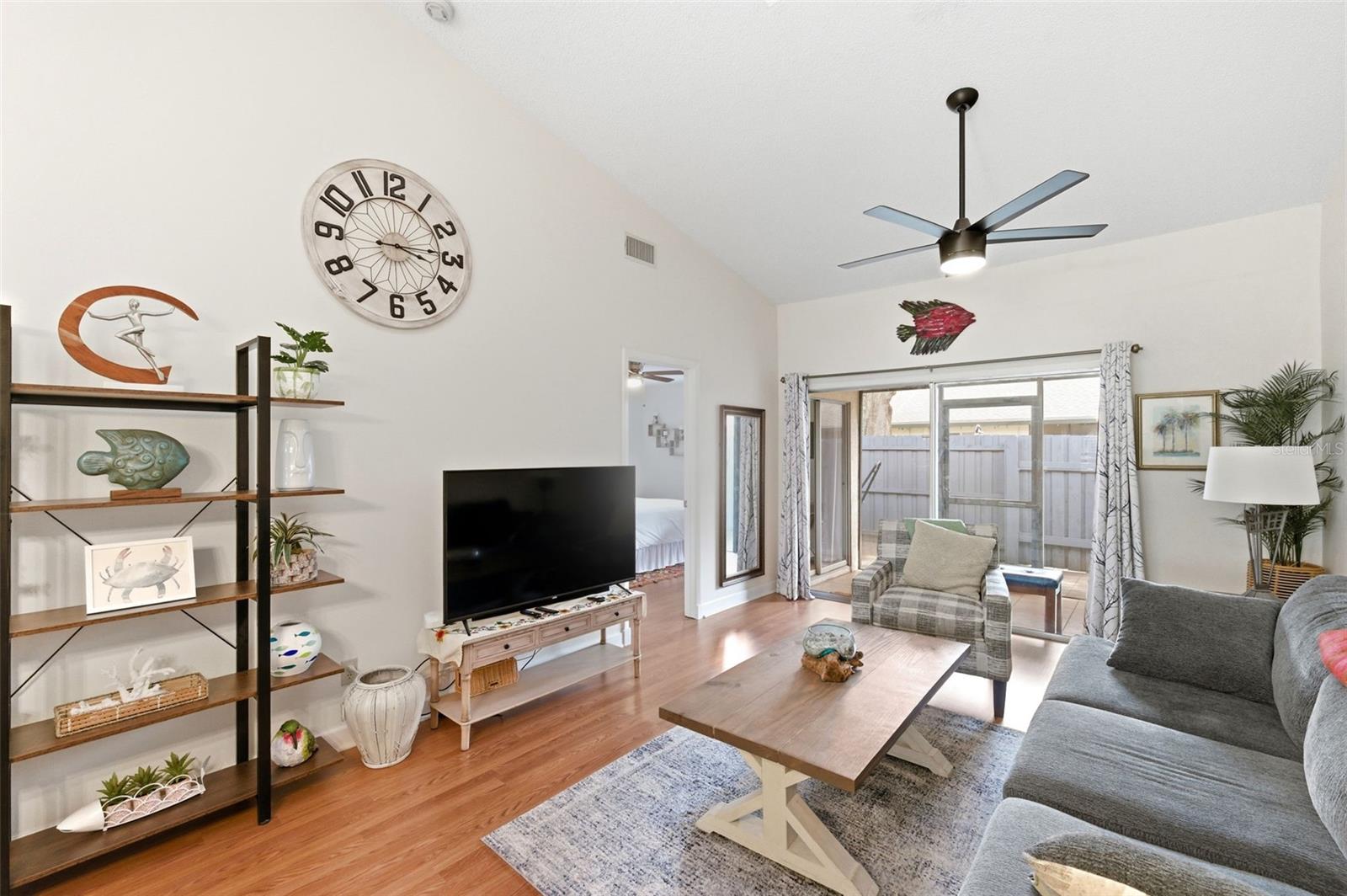 BELLE OAK VILLAS - Residential