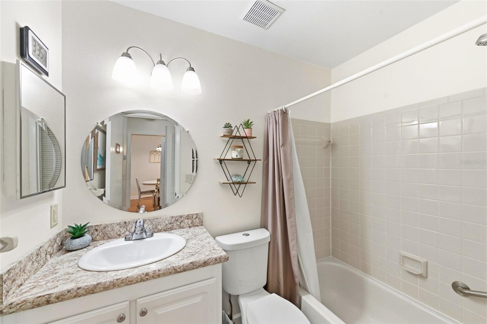 BELLE OAK VILLAS - Residential