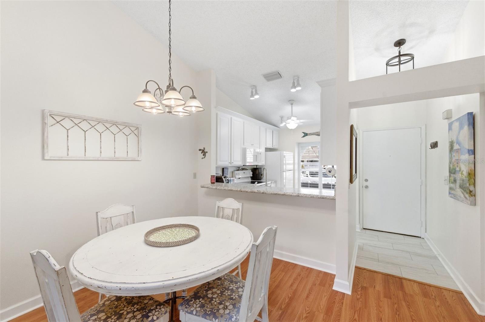 BELLE OAK VILLAS - Residential