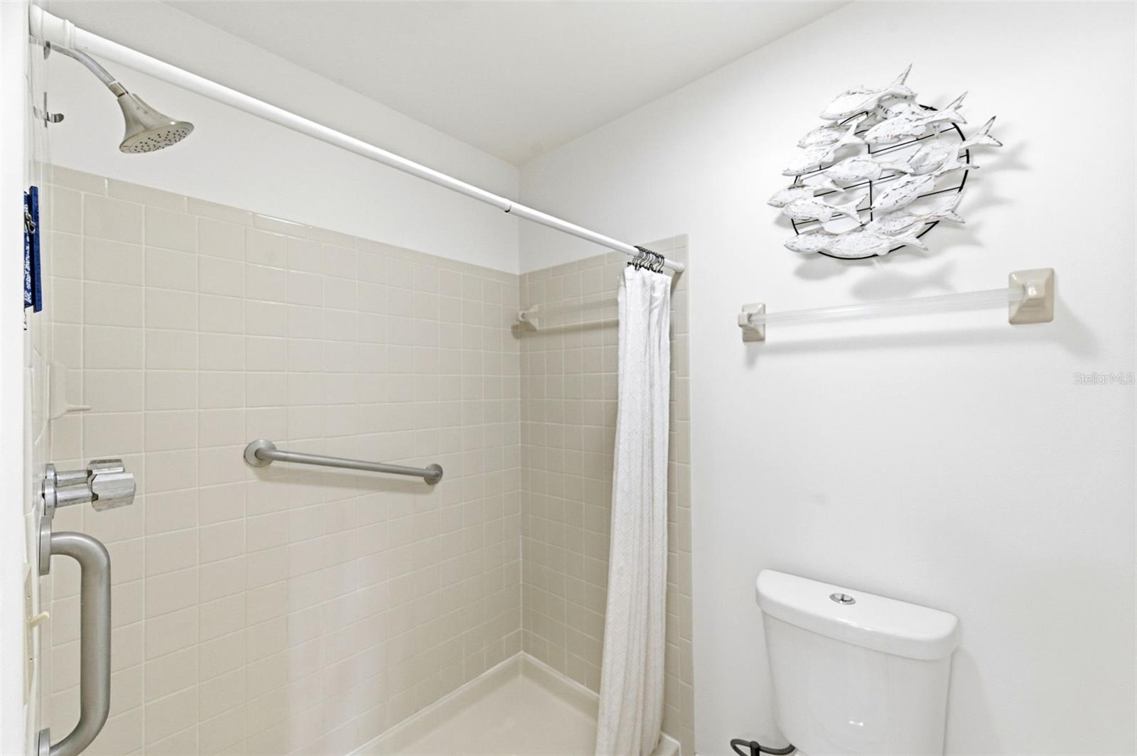 BELLE OAK VILLAS - Residential