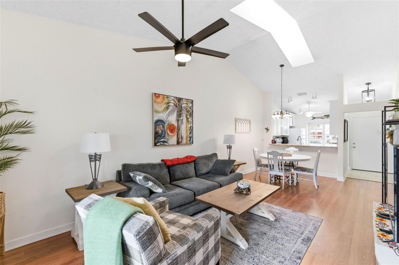 BELLE OAK VILLAS - Residential