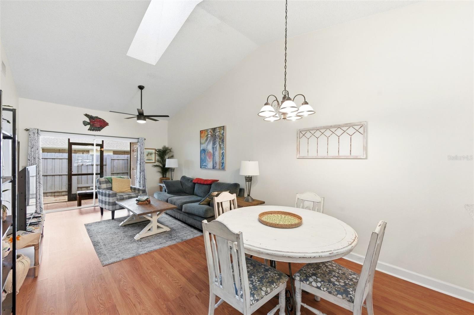 BELLE OAK VILLAS - Residential