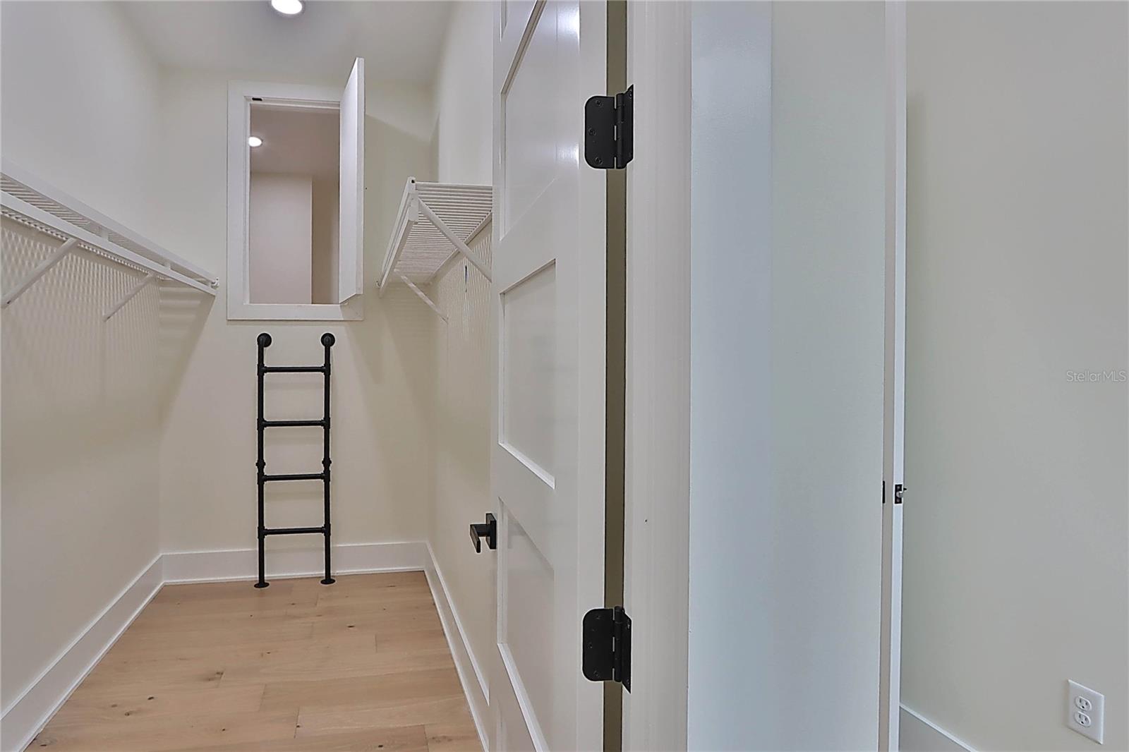 DAVIS ISLANDS PB10 PG52 TO 57 - Residential