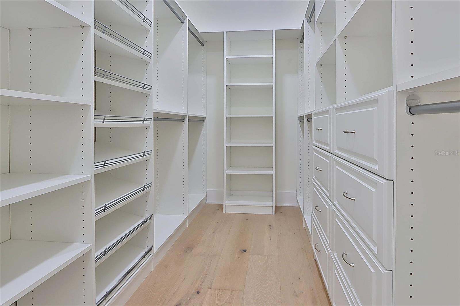 DAVIS ISLANDS PB10 PG52 TO 57 - Residential