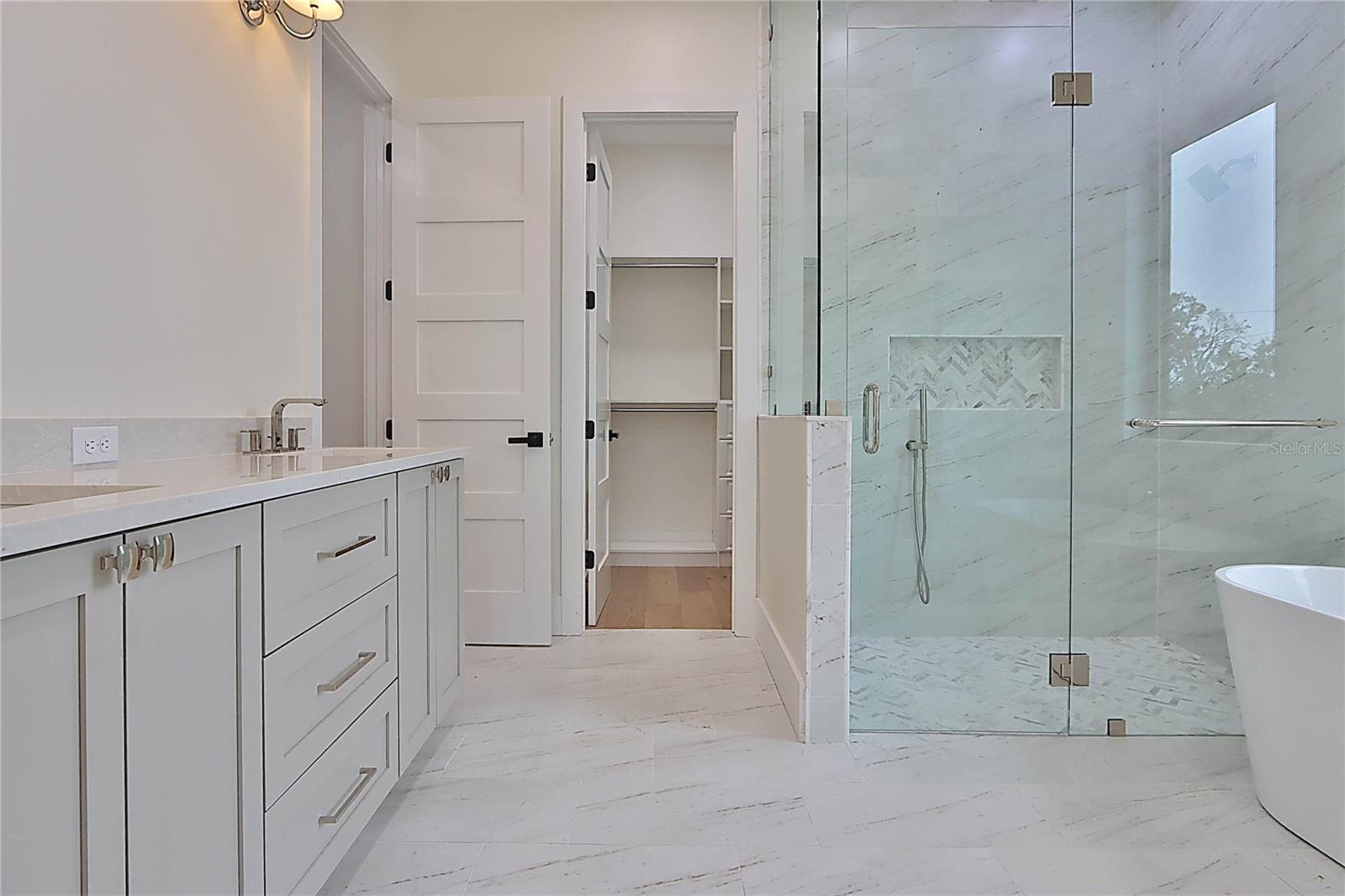 DAVIS ISLANDS PB10 PG52 TO 57 - Residential