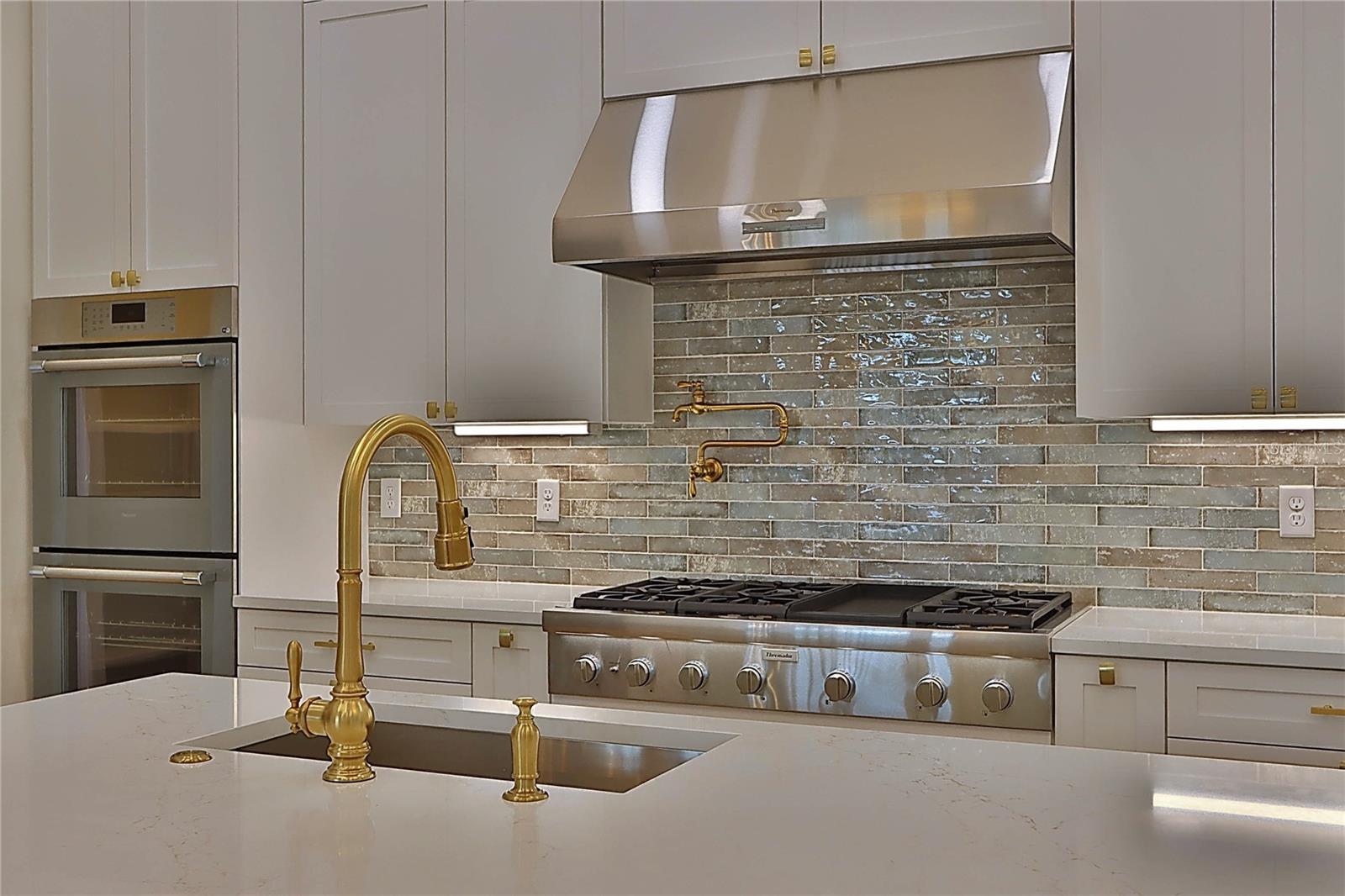 DAVIS ISLANDS PB10 PG52 TO 57 - Residential