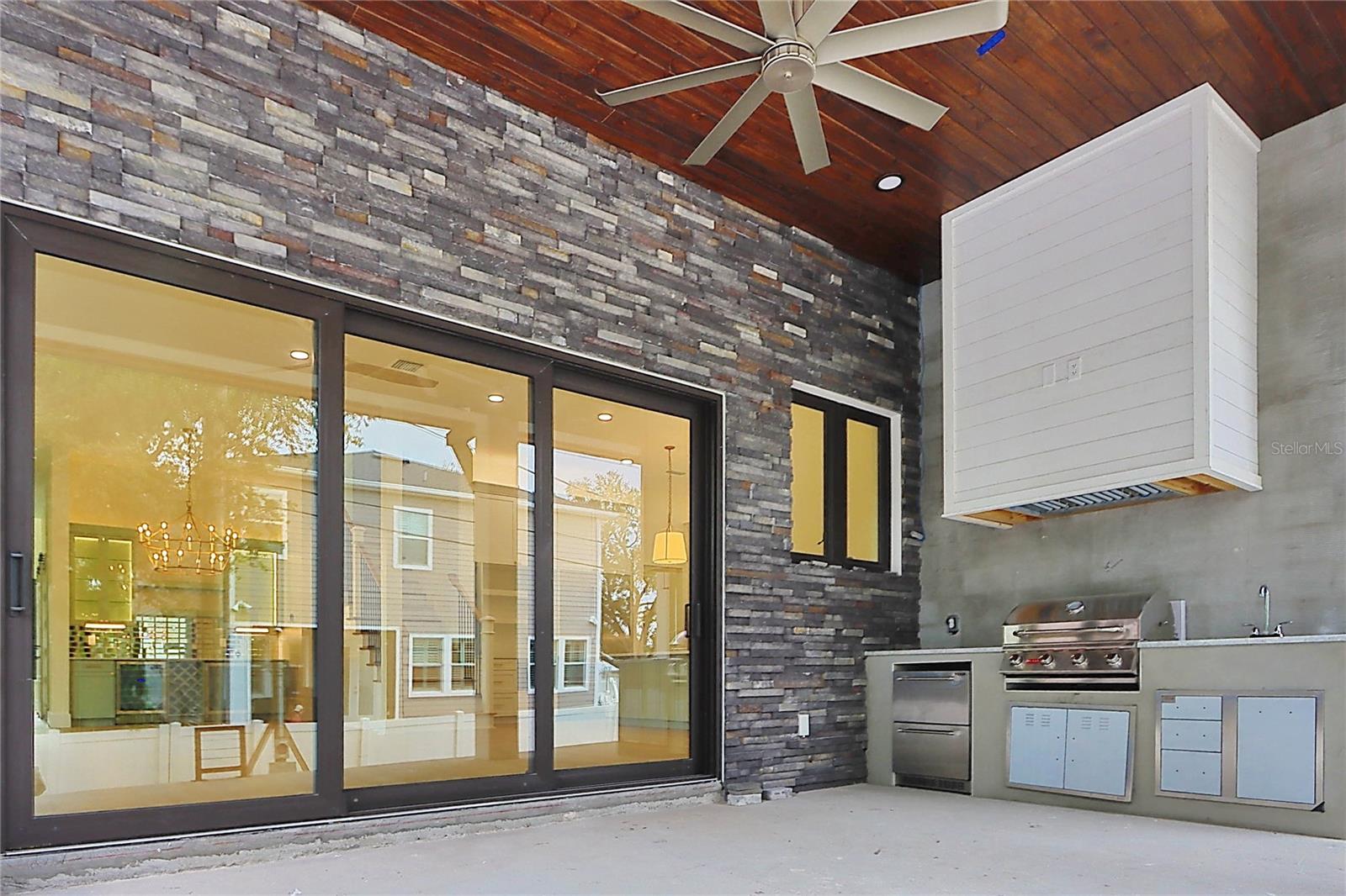 DAVIS ISLANDS PB10 PG52 TO 57 - Residential