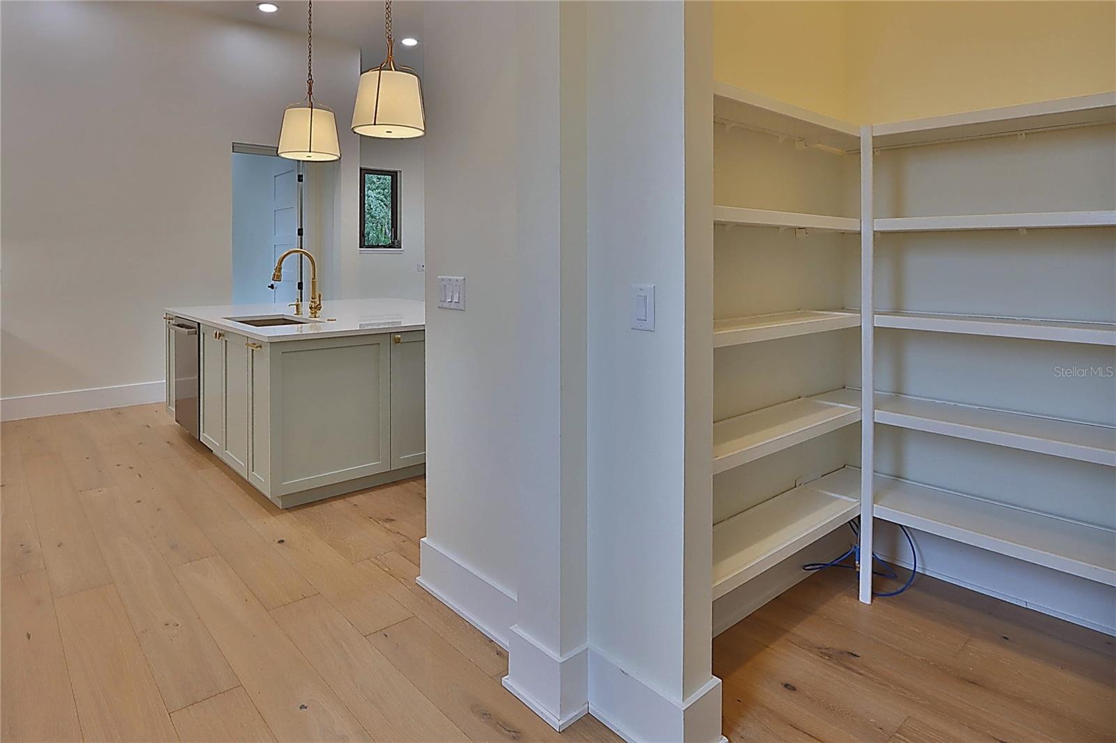 DAVIS ISLANDS PB10 PG52 TO 57 - Residential