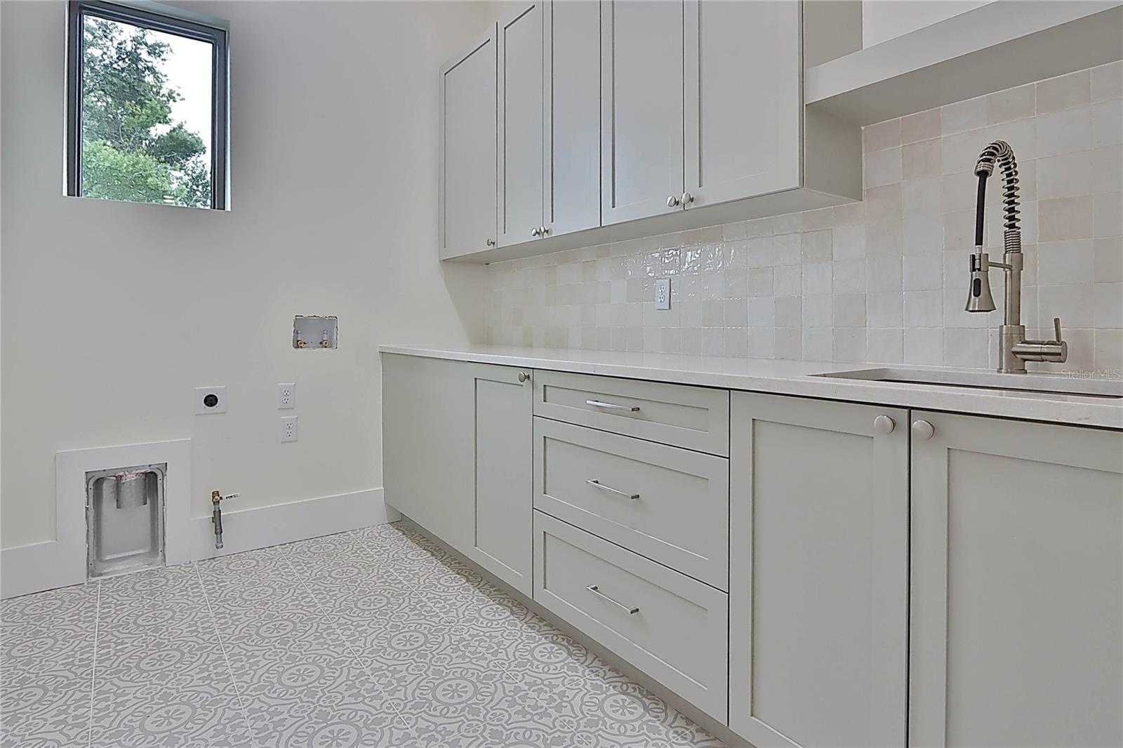 DAVIS ISLANDS PB10 PG52 TO 57 - Residential