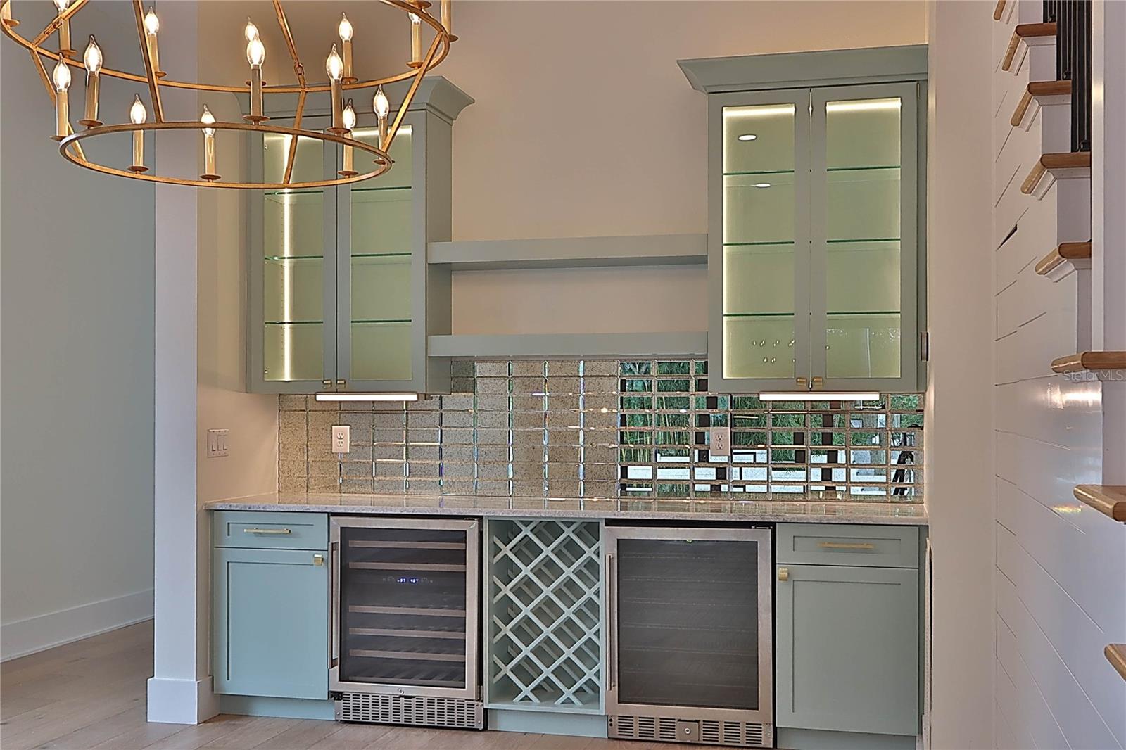 DAVIS ISLANDS PB10 PG52 TO 57 - Residential