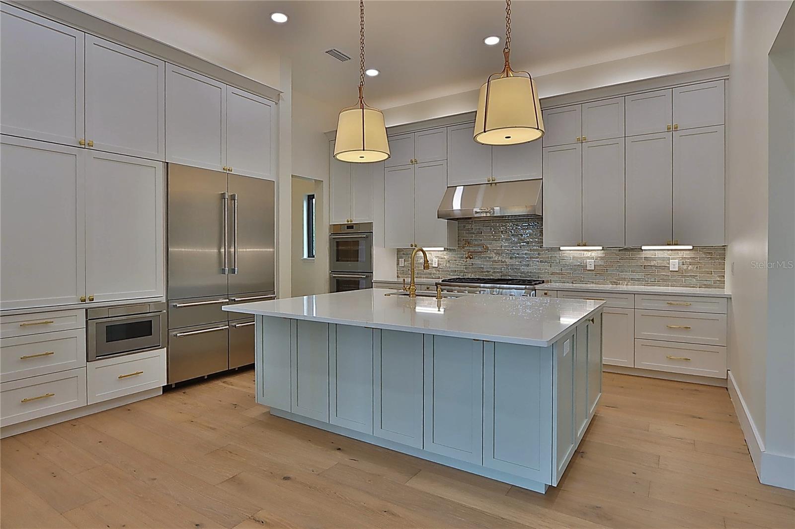 DAVIS ISLANDS PB10 PG52 TO 57 - Residential