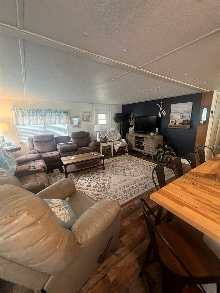 VILLAGE HOLIDAY LAKE - Residential