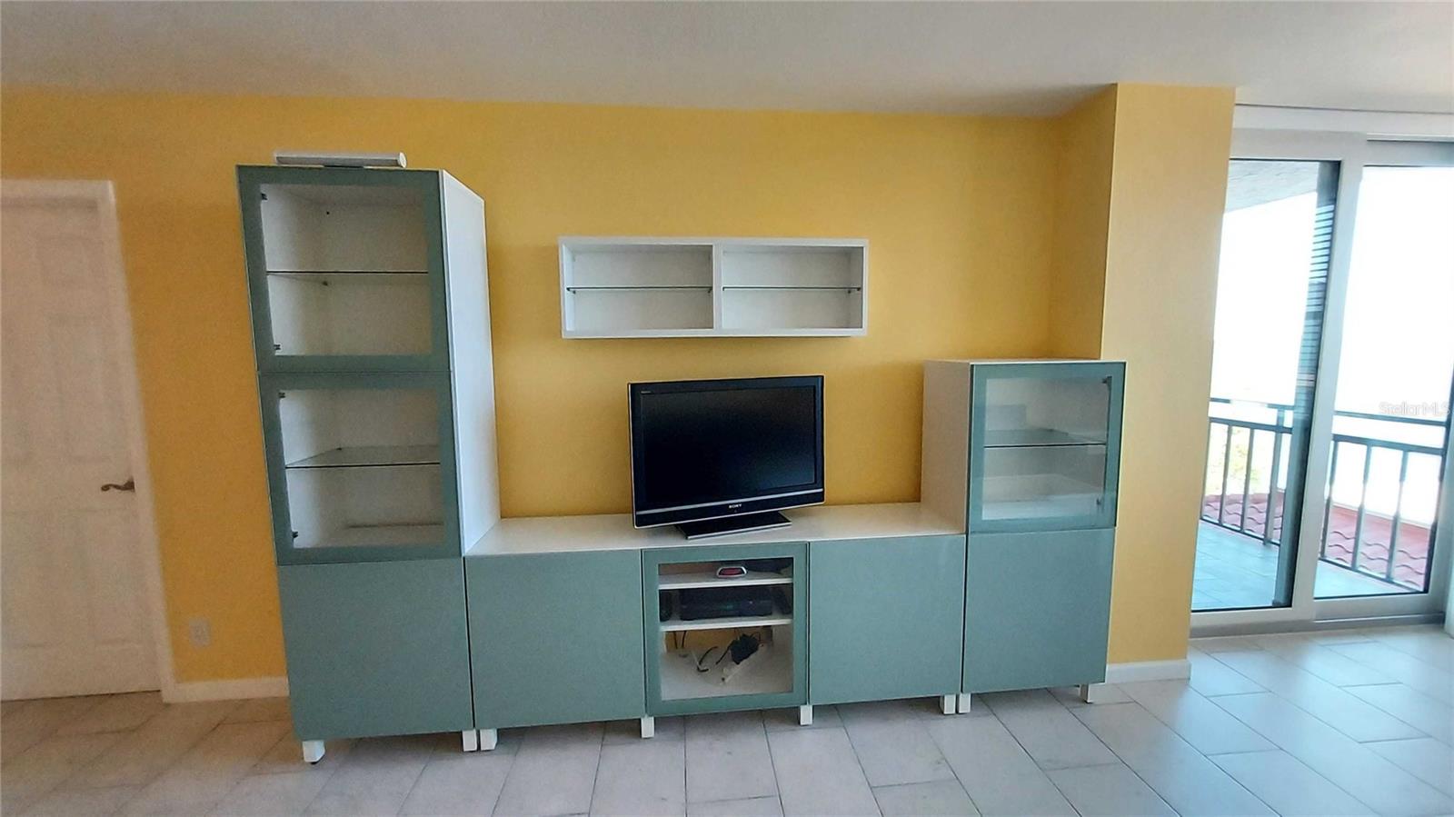 CASA DEL MAR CONDO III - Residential