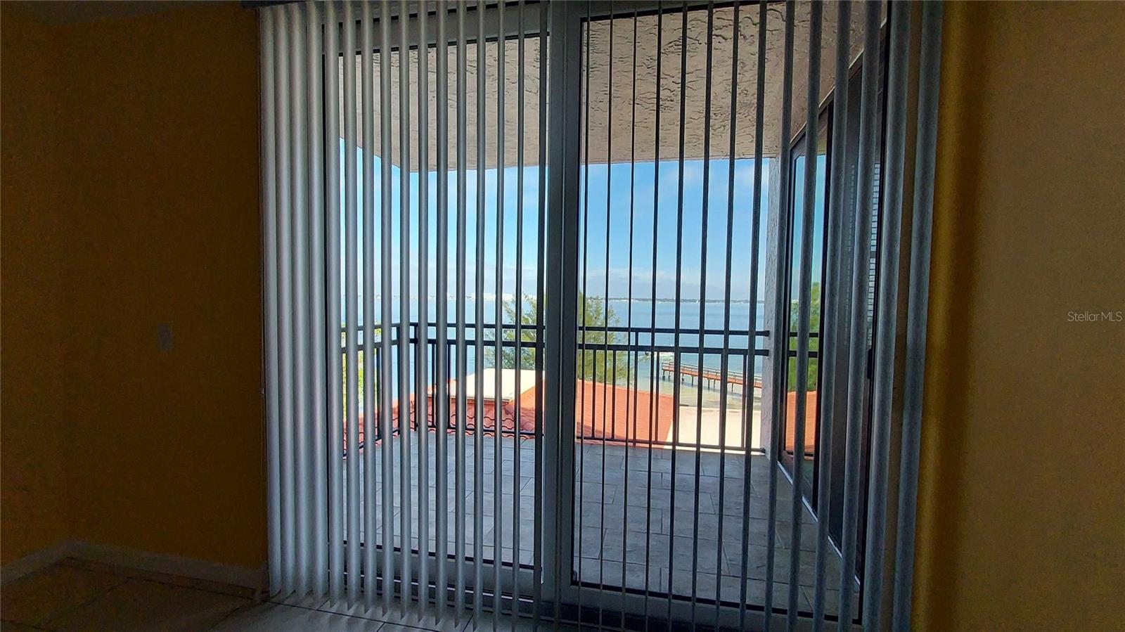 CASA DEL MAR CONDO III - Residential