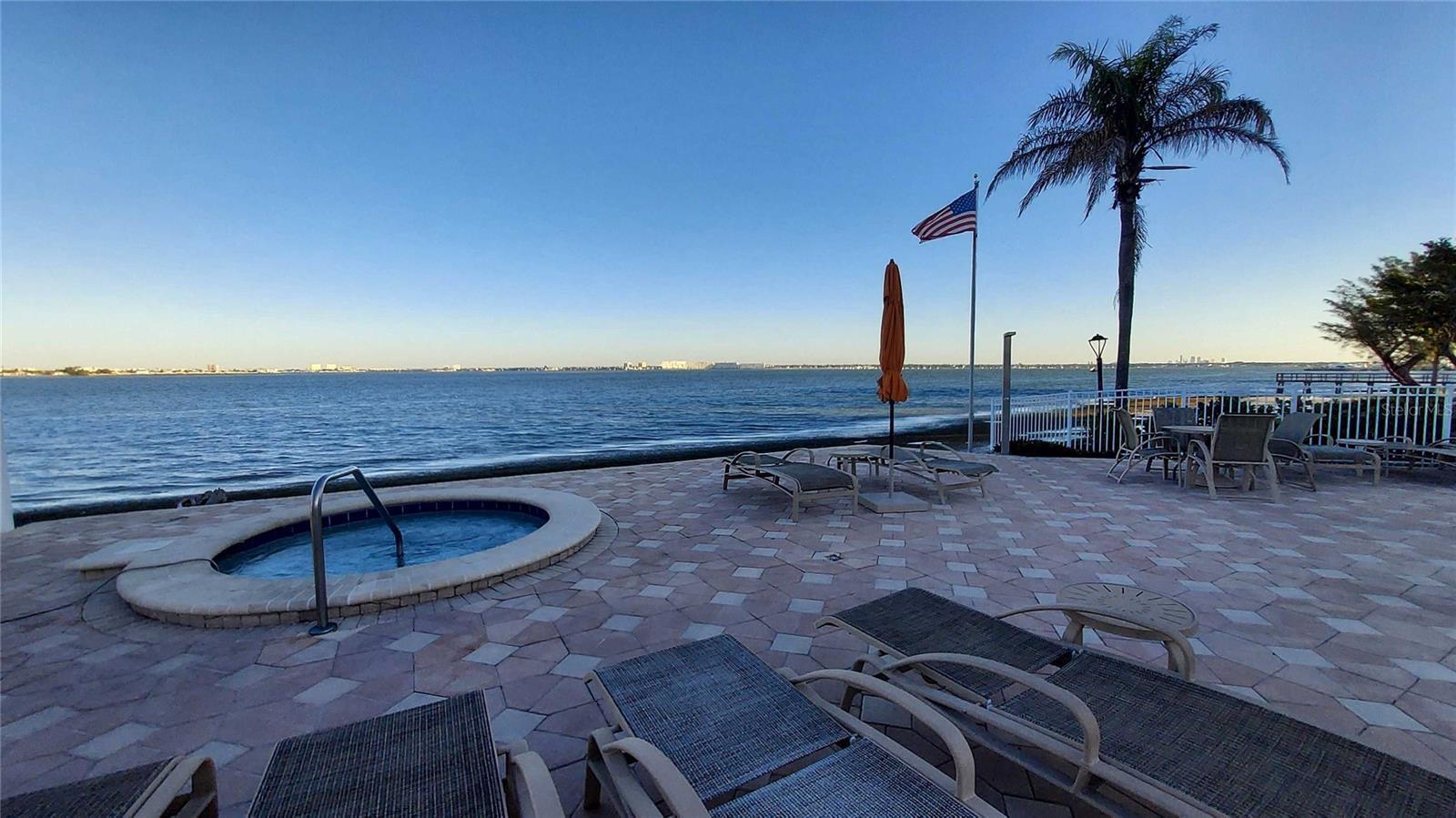 CASA DEL MAR CONDO III - Residential