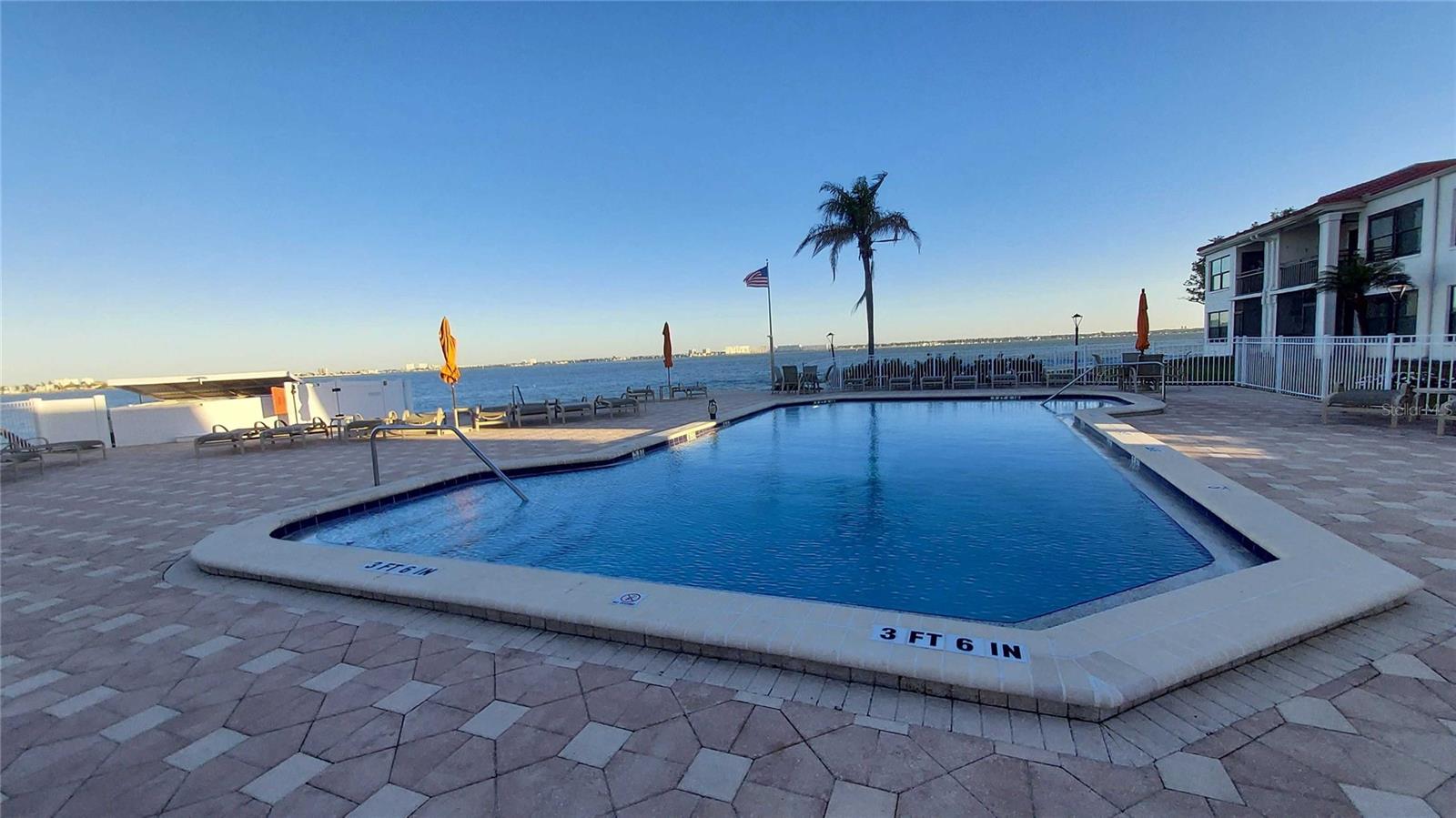 CASA DEL MAR CONDO III - Residential