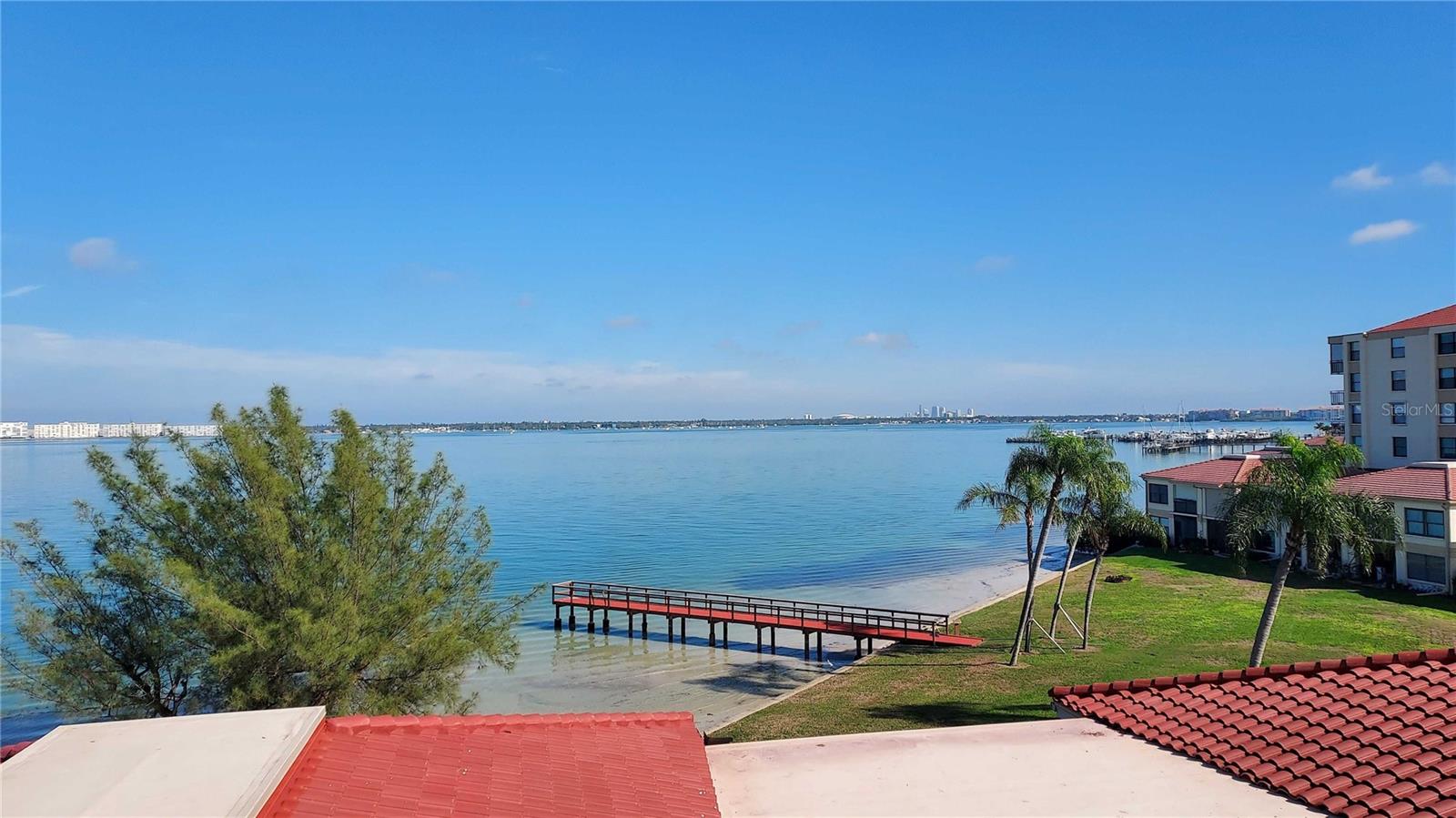 CASA DEL MAR CONDO III - Residential