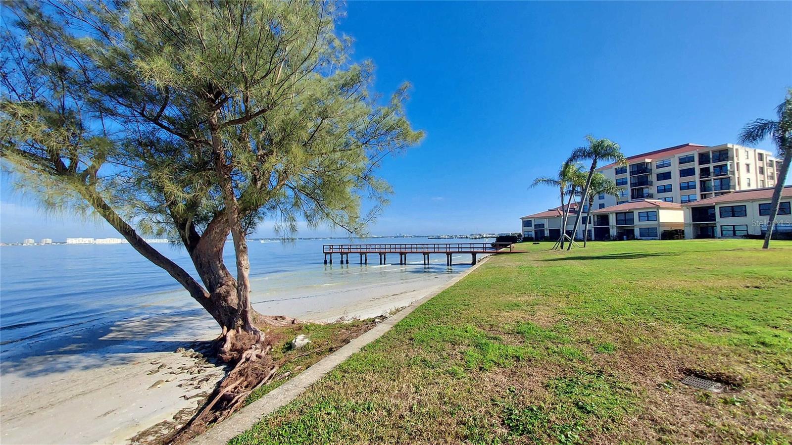 CASA DEL MAR CONDO III - Residential