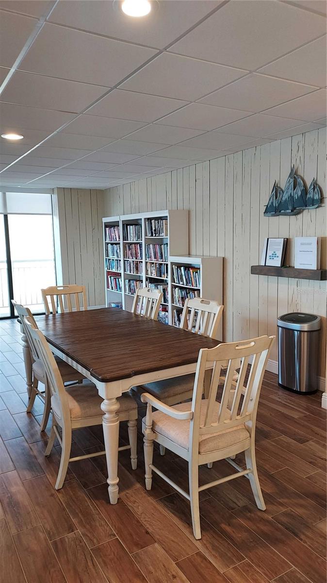 CASA DEL MAR CONDO III - Residential