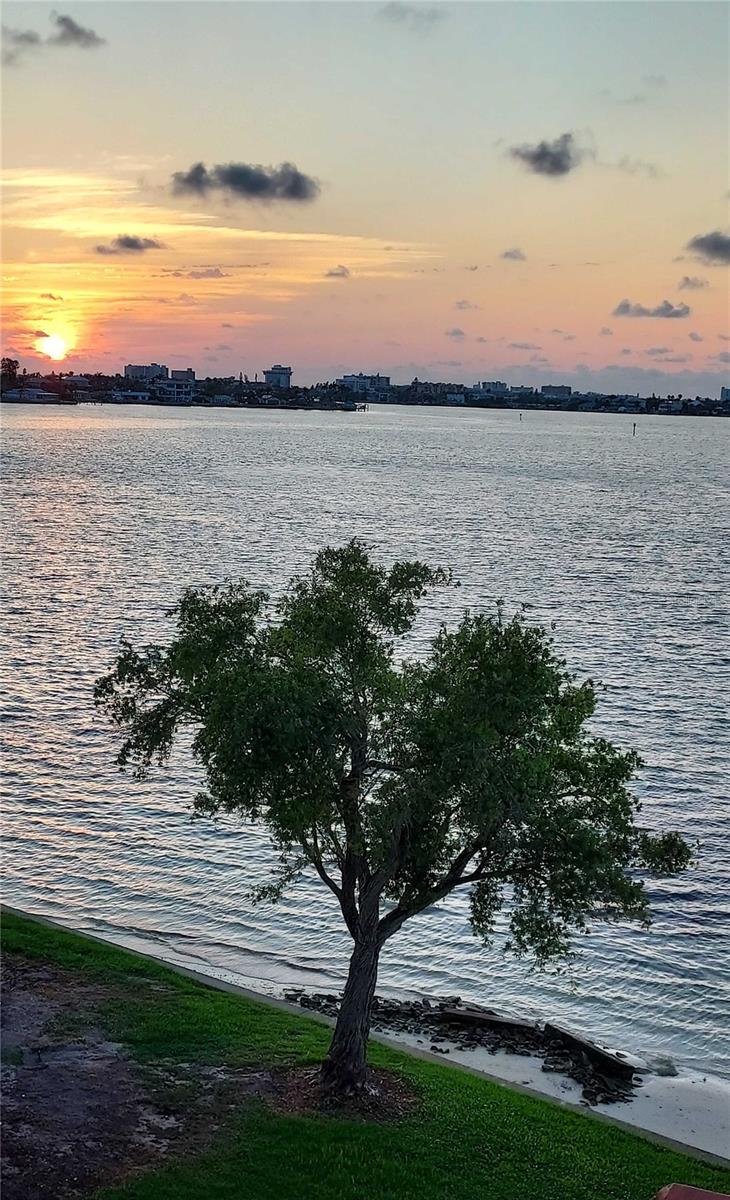 CASA DEL MAR CONDO III - Residential