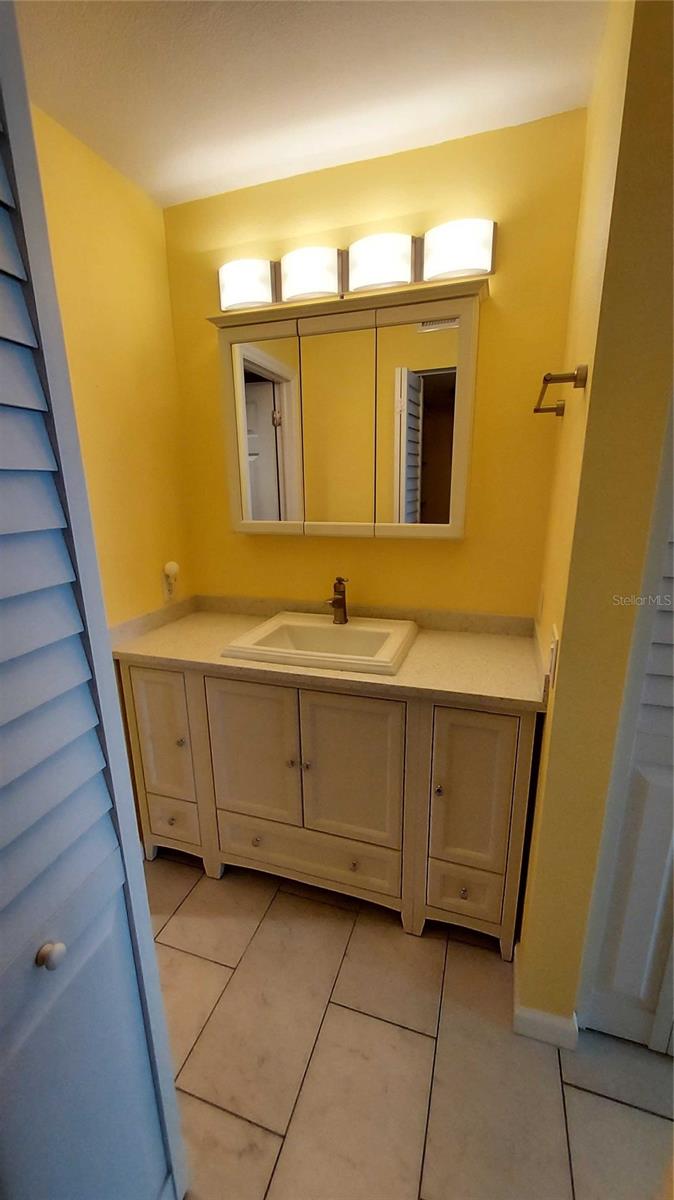 CASA DEL MAR CONDO III - Residential