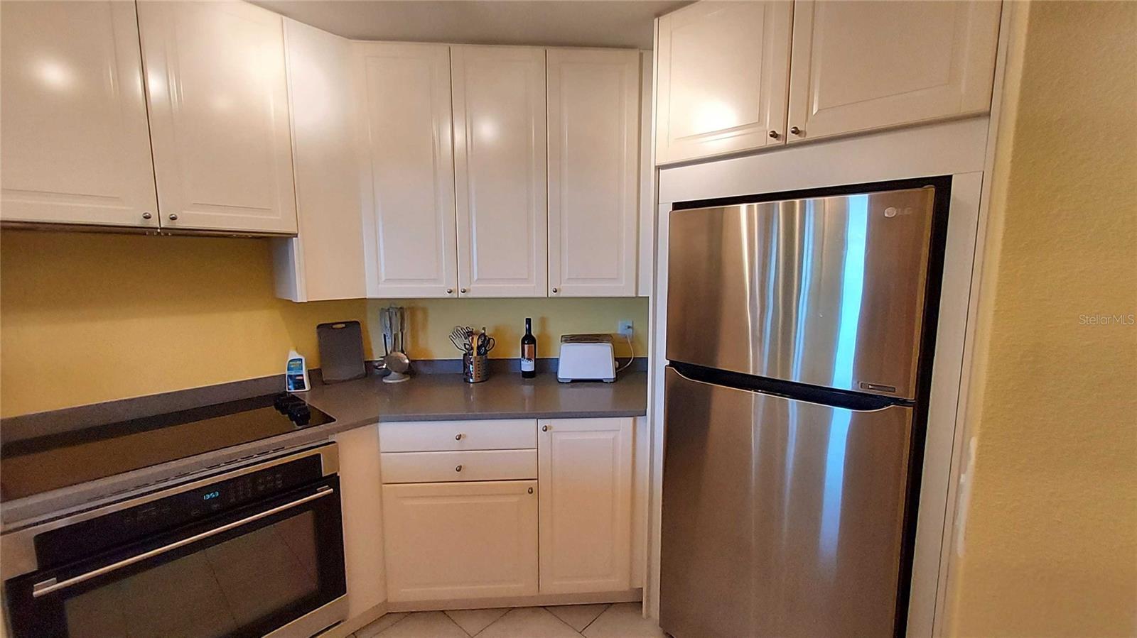 CASA DEL MAR CONDO III - Residential