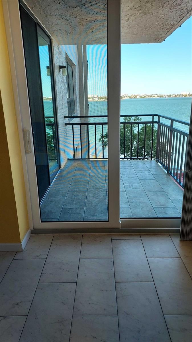 CASA DEL MAR CONDO III - Residential