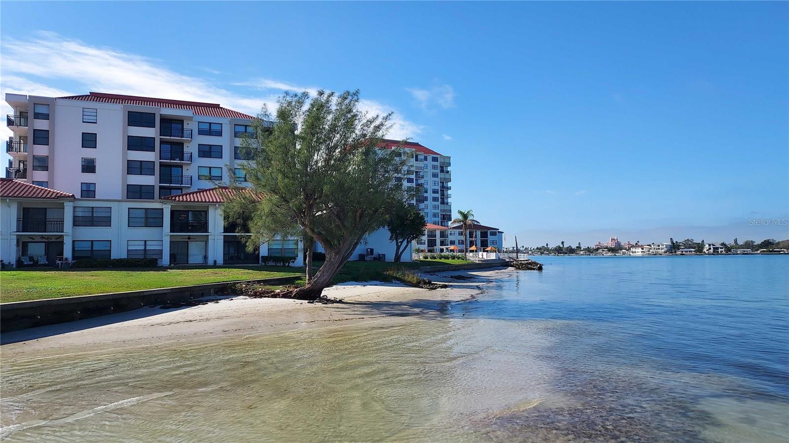 CASA DEL MAR CONDO III - Residential