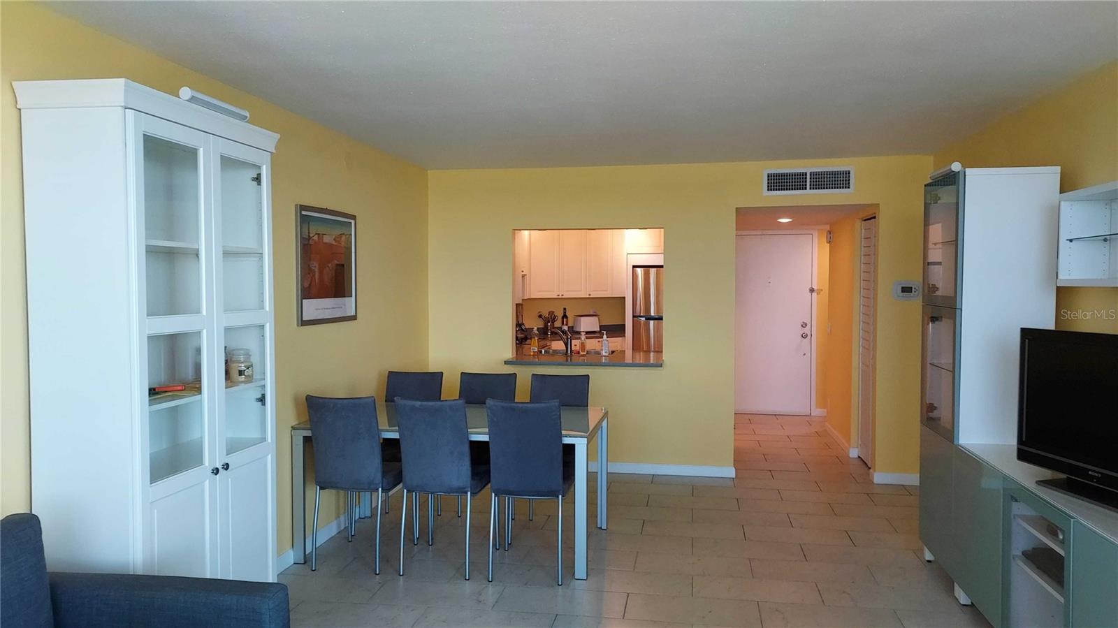 CASA DEL MAR CONDO III - Residential