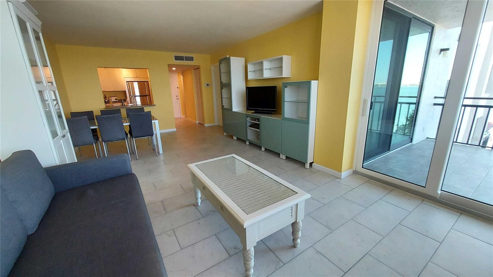 CASA DEL MAR CONDO III - Residential