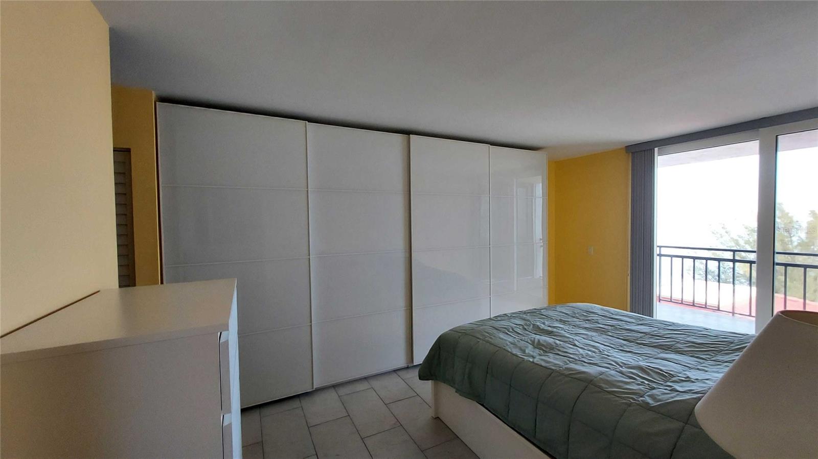 CASA DEL MAR CONDO III - Residential