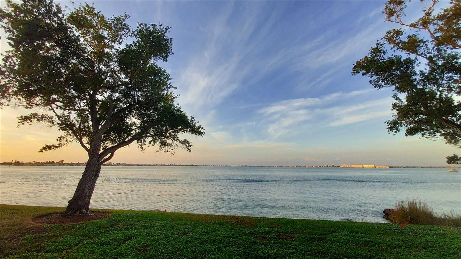 CASA DEL MAR CONDO III - Residential