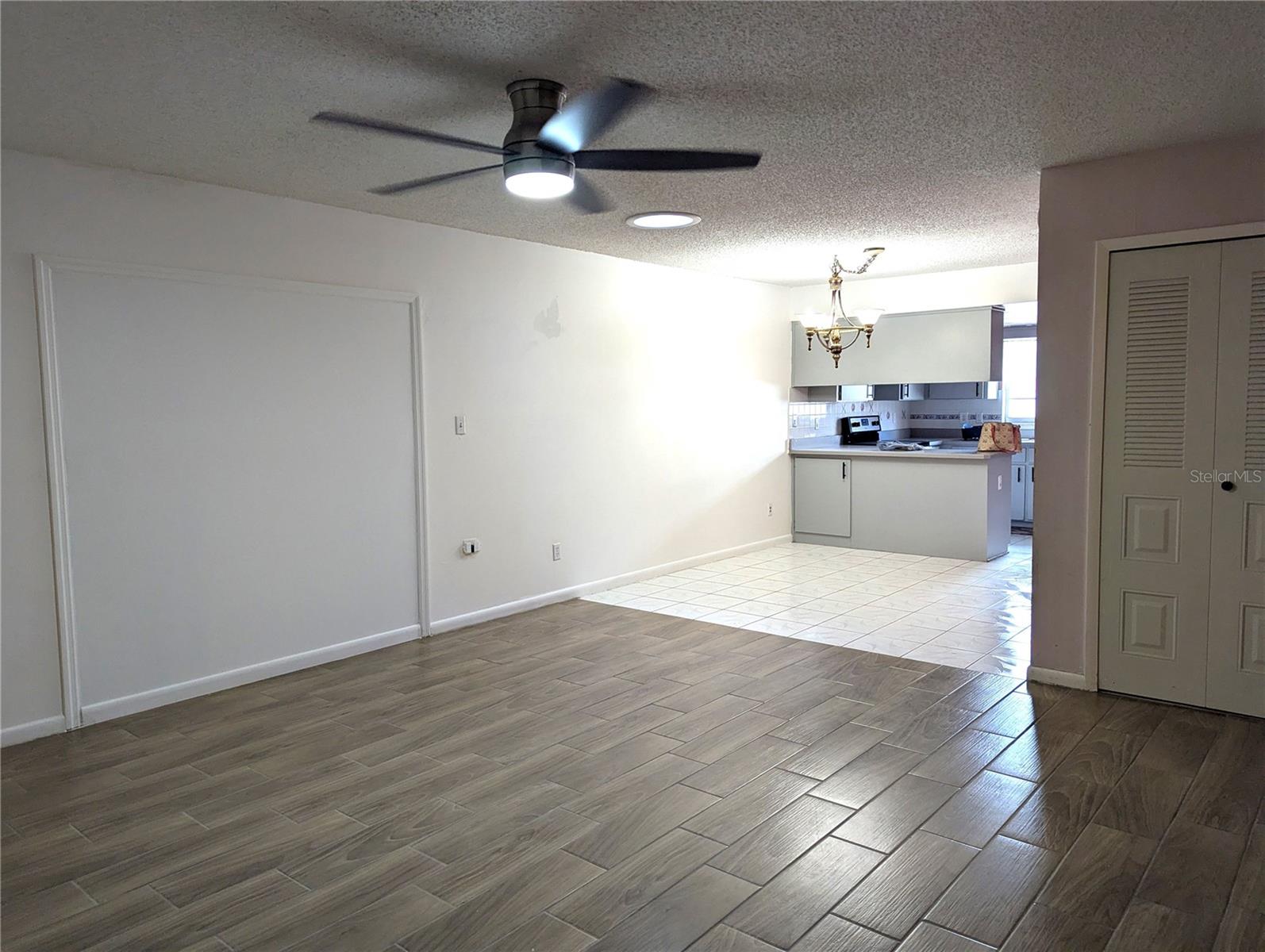 SOUTH POINTE UNIT 4 25/28 - Residential