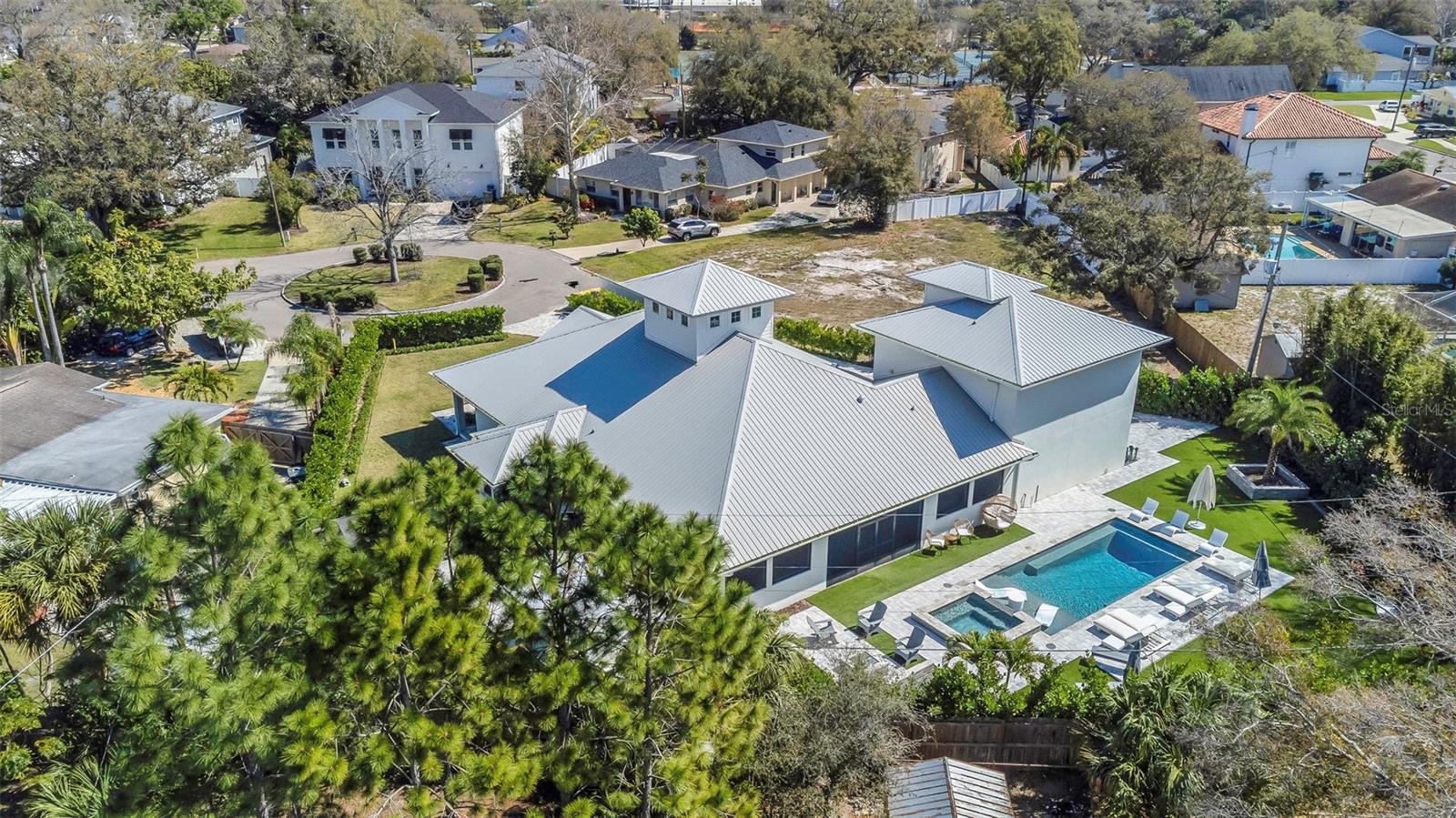 MORRISON COURT - Residential