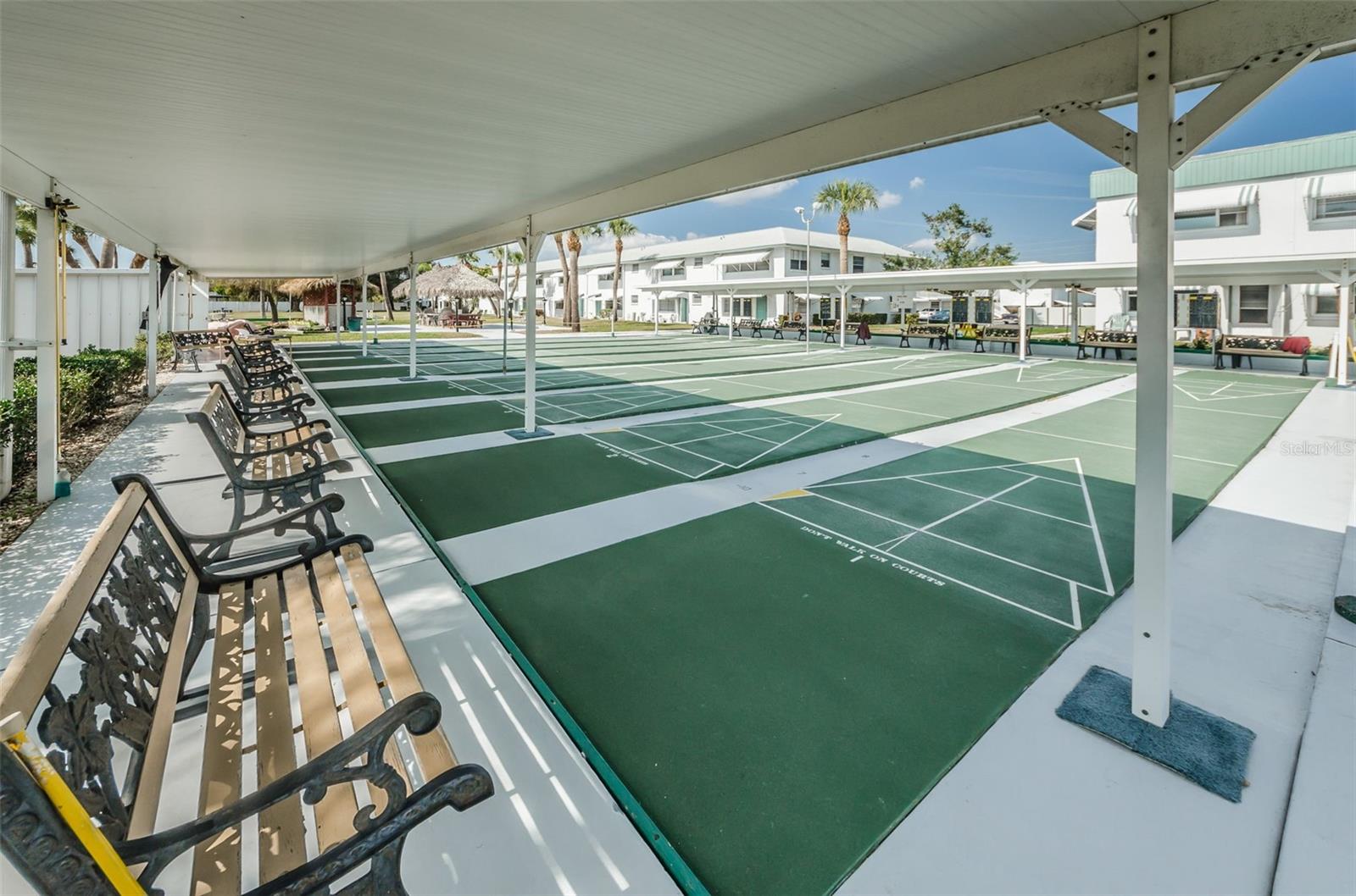 PARADISE SHORES - Residential