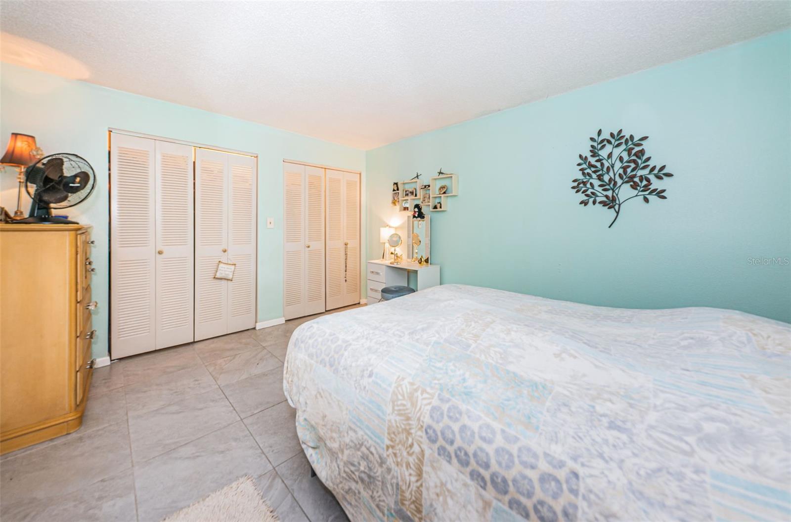 PARADISE SHORES - Residential