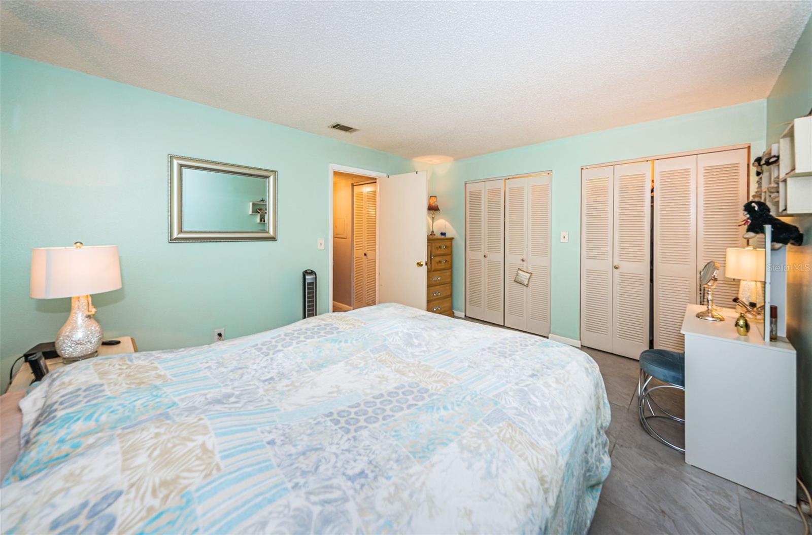 PARADISE SHORES - Residential