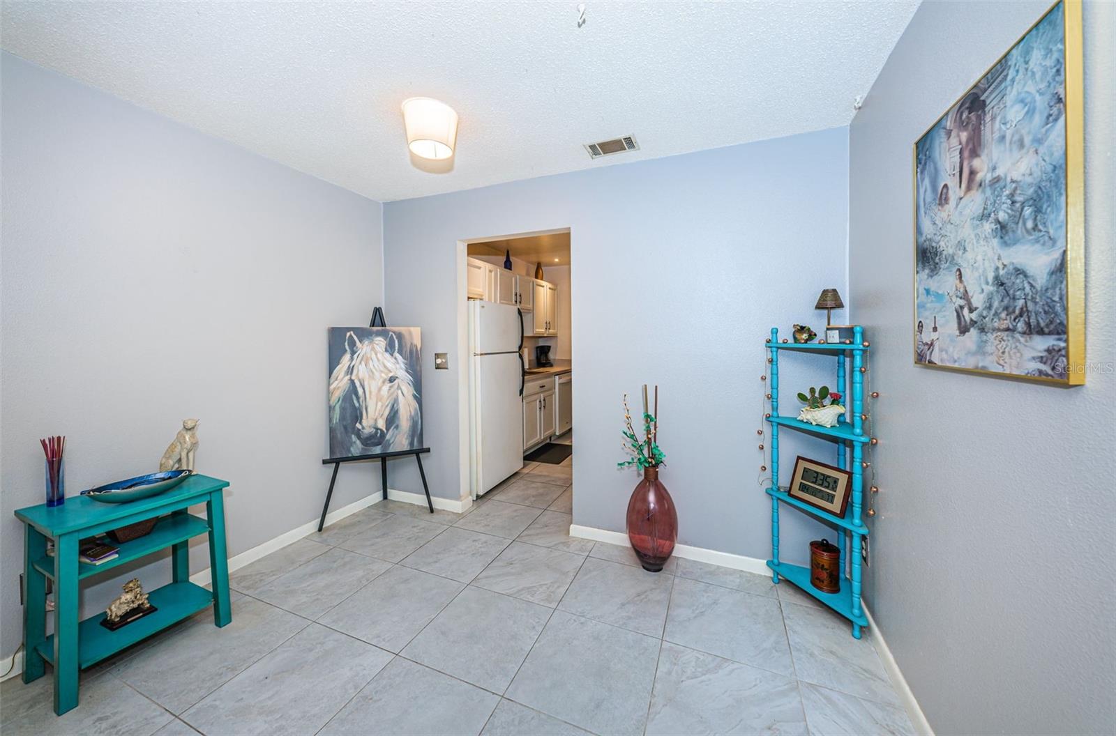 PARADISE SHORES - Residential