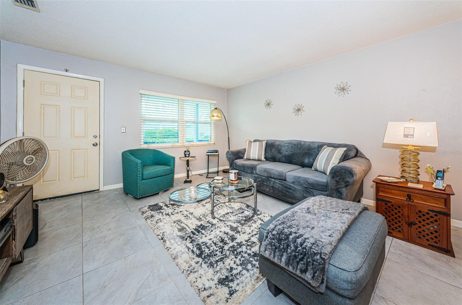 PARADISE SHORES - Residential