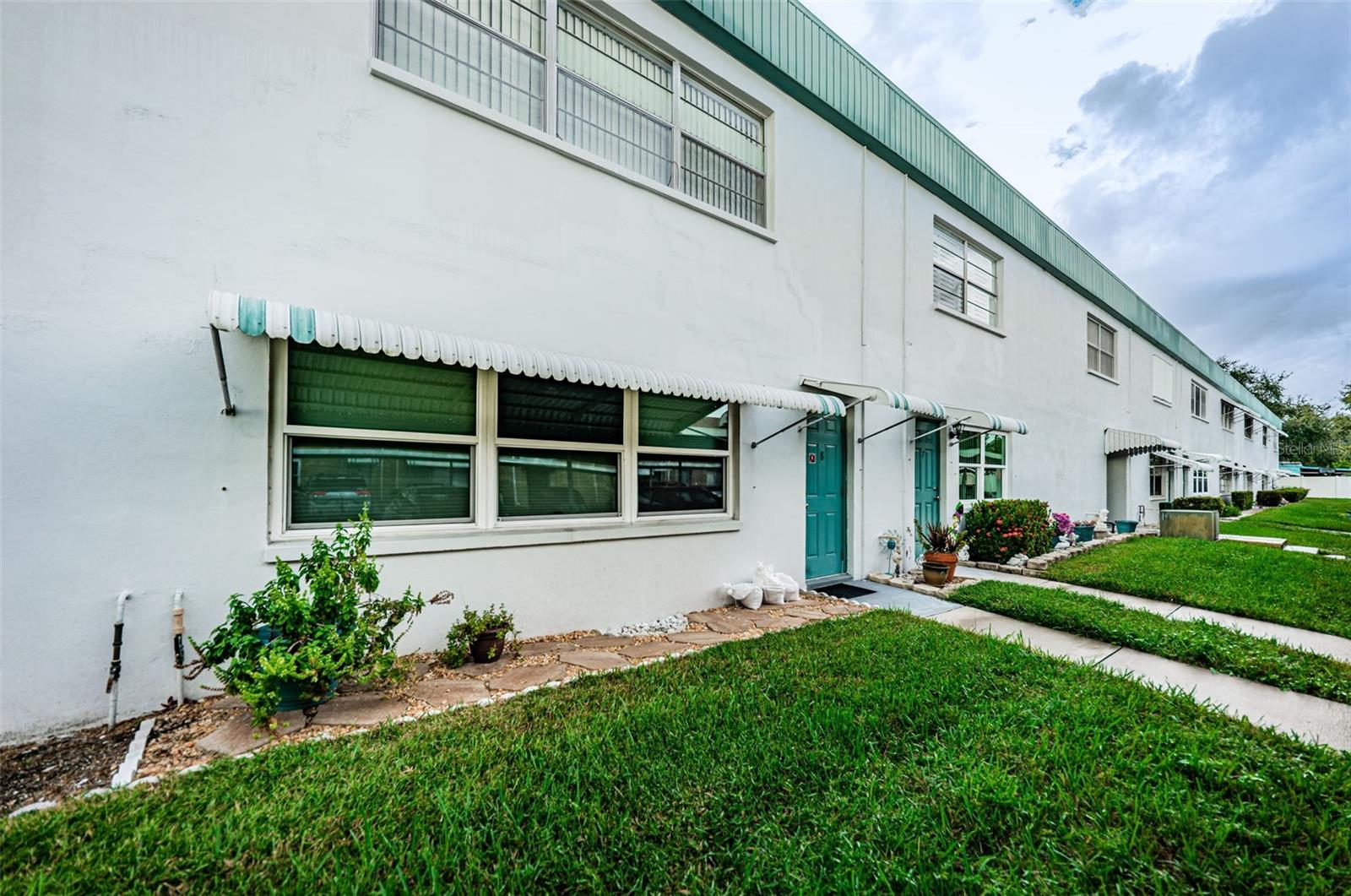 PARADISE SHORES - Residential