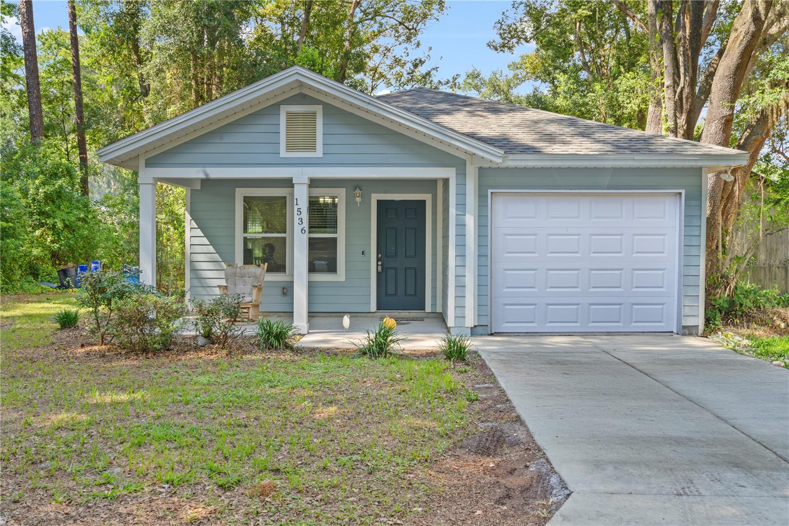 Welcome to this beautifully built single-family home nestled in the heart of Gainesville. Constructed in 2021, this thoughtfully designed residence offers 3 bedrooms, 2 bathrooms, 1,231 square feet of comfortable living space.
Step inside to discover a bright, open layout featuring laminate flooring throughout, central cooling, and electric heating for year-round comfort. The kitchen and living areas flow seamlessly, perfect for entertaining or relaxing with family. The lot provides just the right amount of outdoor space for gardening, play, or pets. Located in the Waites subdivision, this home offers easy access to downtown Gainesville, local parks, and schools. Whether you're a first-time buyer or looking to upgrade, this property combines modern amenities with a prime location.