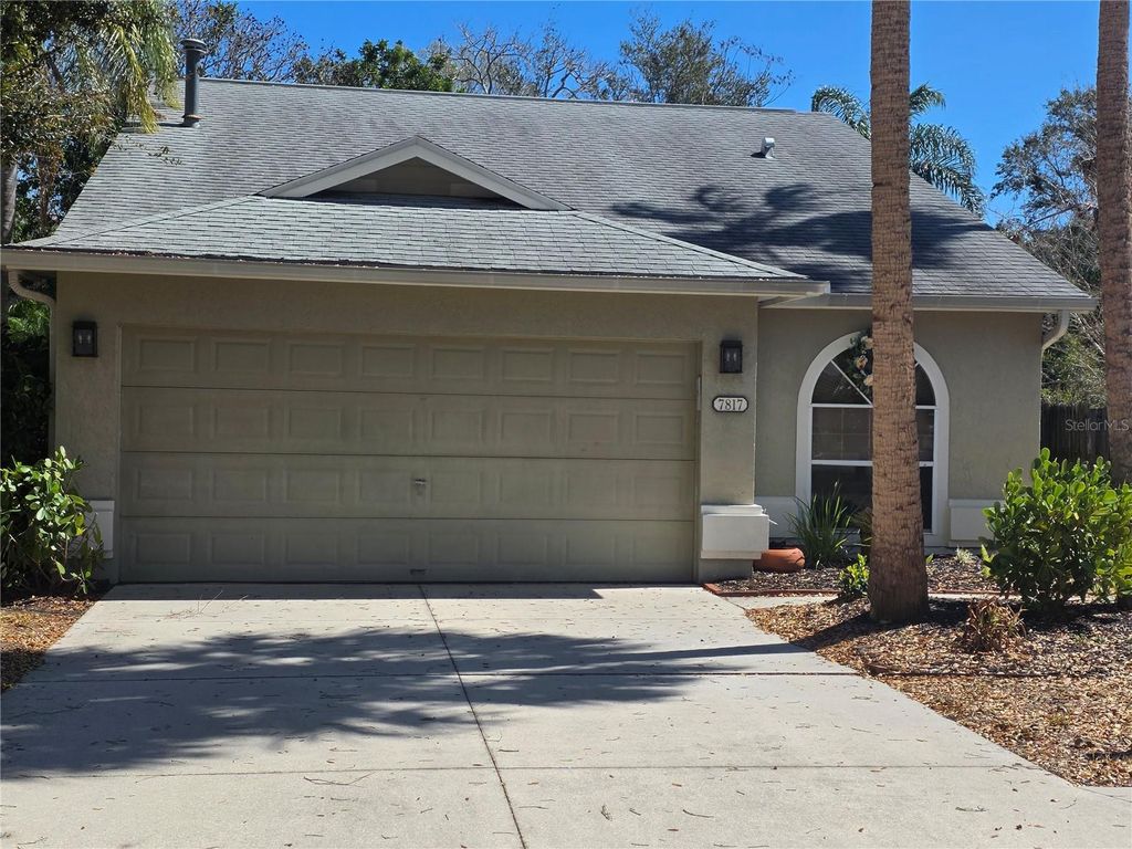 Photo of 7817 Geneva Lane, Sarasota, FL 34243 (MLS # A4683538)