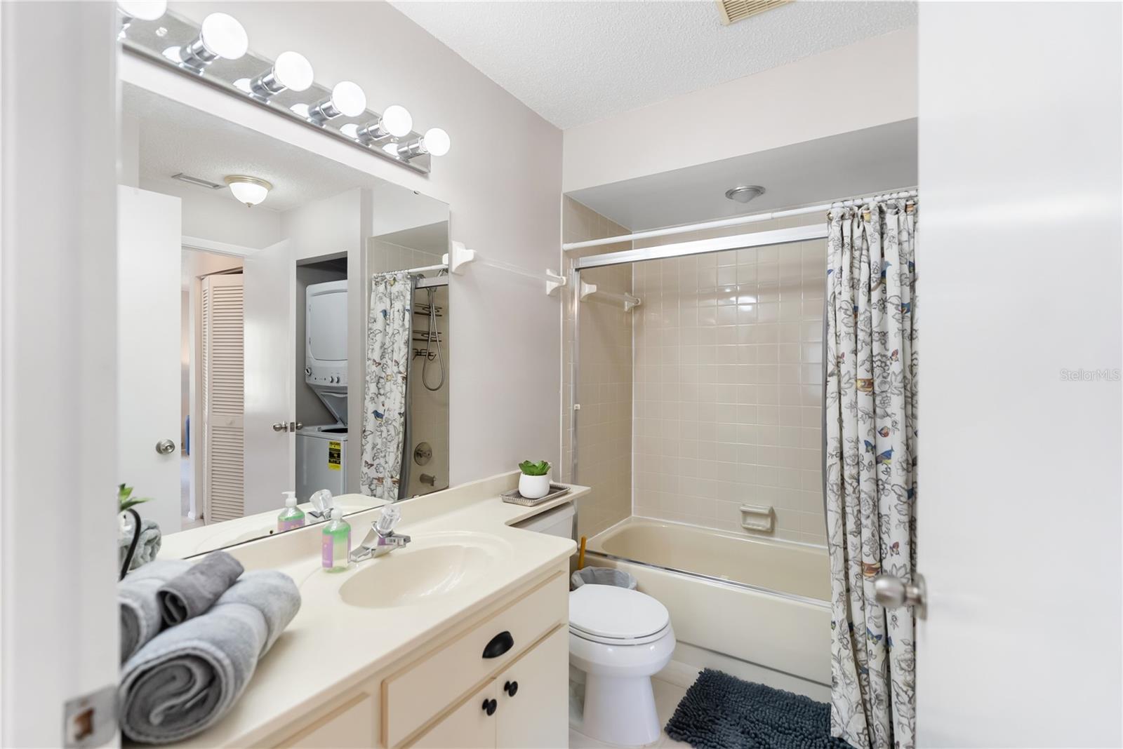 CHARTWELL GREEN - Residential