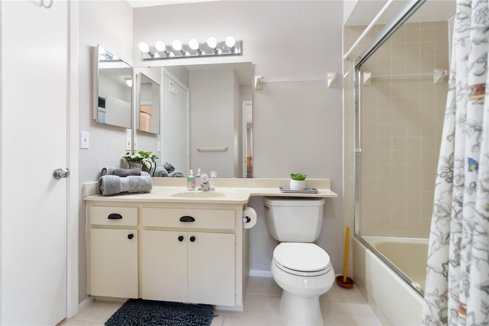 CHARTWELL GREEN - Residential