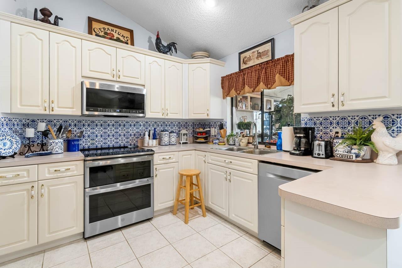 CALOOSA COUNTRY CLUB ESTATES U - Residential