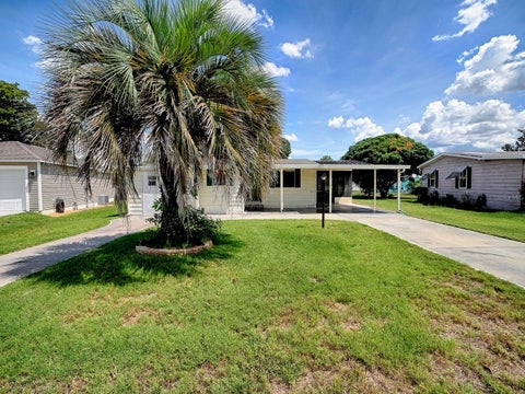 Photo of 721 Sharon Drive, The Villages, FL 32159 (MLS # G5114417)