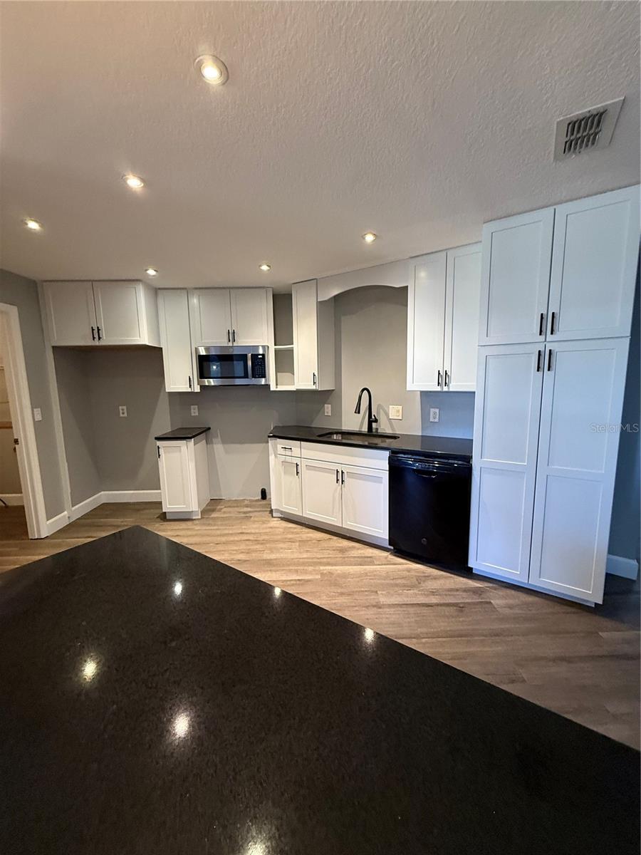 ELOISE WOODS LAKE RING UNIT - Residential